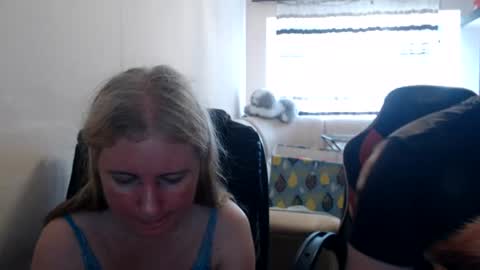 Snapshot of jenisandpeter chatting on June 23, 5:11 pm JenisAndPeter online show from June 23, 5:11 pm