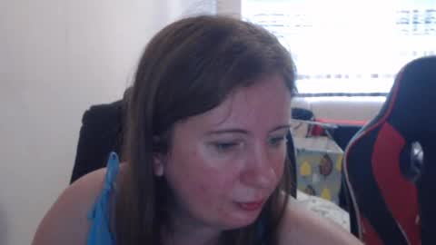 Snapshot of jenisandpeter chatting on July 4, 5:46 am JenisAndPeter online show from July 4, 5:46 am