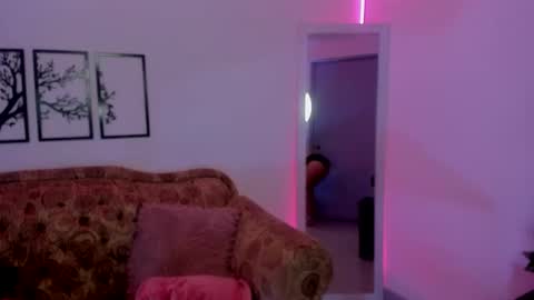 jenn online show from March 8, 9:51 pm