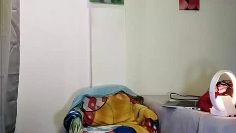 Snapshot of jenna_grey24 chatting on December 15, 4:39 am Isabella online show from December 15, 4:39 am