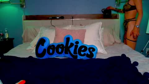 Jenna J. Morrison online show from April 22, 12:13 am