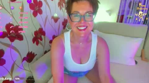 Snapshot of jennalison chatting on October 29, 12:51 pm Jenn online show from October 29, 12:51 pm