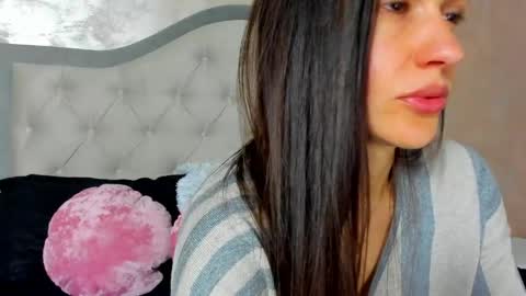 JennaMyers online show from April 14, 7:09 pm