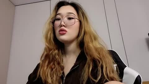 Snapshot of jennatyan chatting on February 22, 6:13 am JENNA online show from February 22, 6:13 am