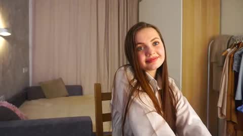 Snapshot of jennellmerriwether chatting on February 14, 10:06 pm Maya online show from February 14, 10:06 pm