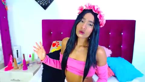 jenn online show from October 16, 9:21 am