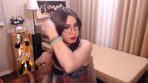 jenniegarcia online show from March 3, 2:56 pm