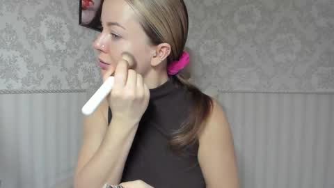 Jennifer online show from February 4, 11:27 am