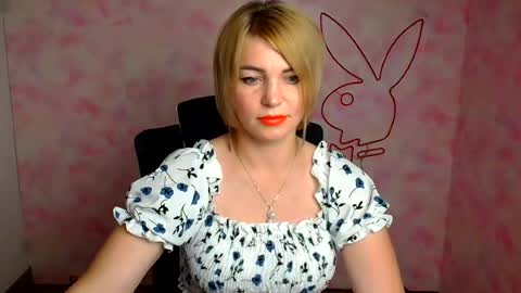 Jennifer online show from July 14, 11:38 am