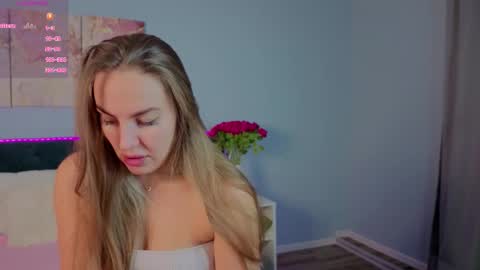 Jennifer hayess online show from January 18, 1:09 am