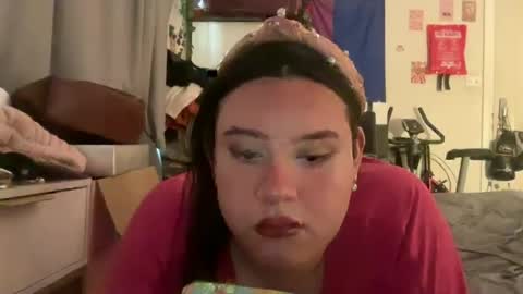 Snapshot of jennifer_robbie chatting on May 27, 5:48 am jennifer_robbie online show from May 27, 5:48 am