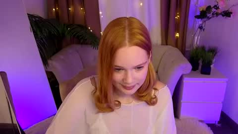 Snapshot of jennifer_shy_ chatting on May 3, 12:22 pm Jennifer online show from May 3, 12:22 pm