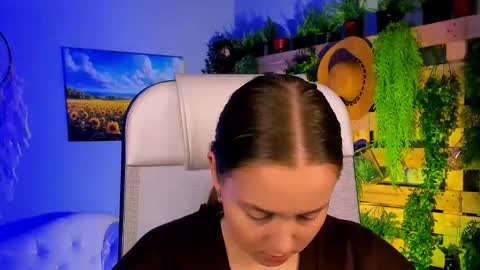 Jennifer online show from October 14, 3:13 pm