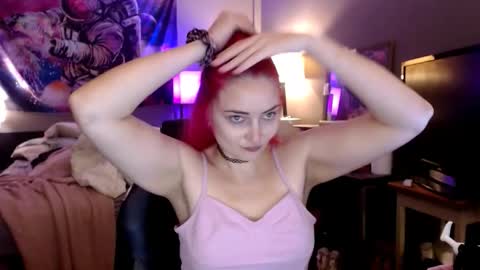 Snapshot of jennifergwen chatting on November 4, 1:59 am Jennifer Gwen online show from November 4, 1:59 am