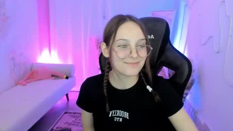 jenniferkiim online show from January 5, 5:27 pm