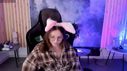 jenniferkiim online show from February 13, 2:35 pm