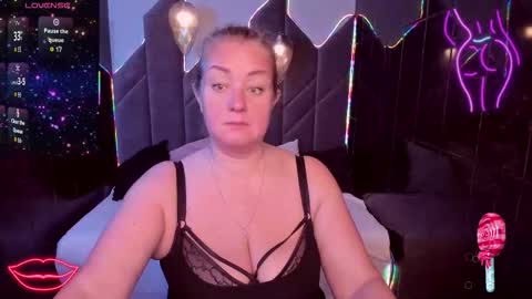 Jennifer online show from November 9, 2:48 pm