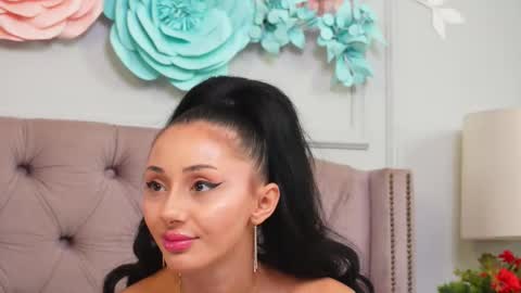 JenniferLovve online show from November 14, 5:17 am