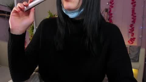 Jenni online show from December 19, 1:40 pm