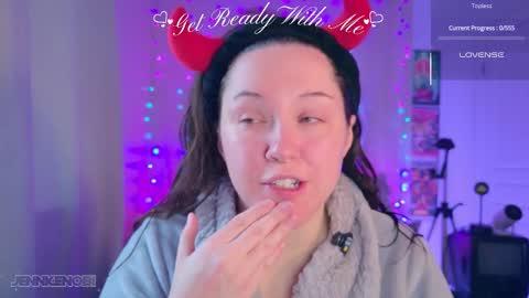 Snapshot of jennkenobi chatting on February 17, 3:40 pm Jenn online show from February 17, 3:40 pm