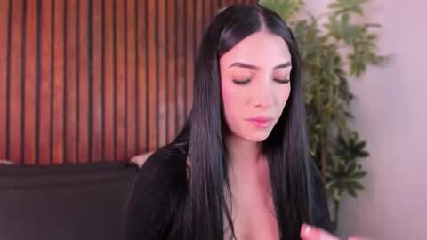     online show from December 1, 12:32 pm