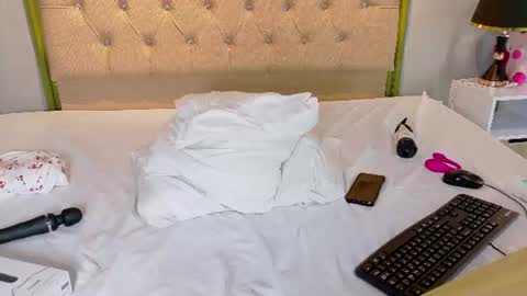 jenny__lawrence online show from July 17, 12:06 am