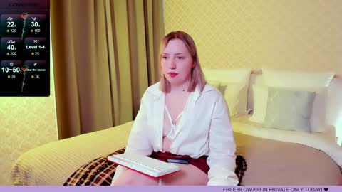 Snapshot of jenny__luv chatting on December 7, 8:00 am Jenny online show from December 7, 8:00 am