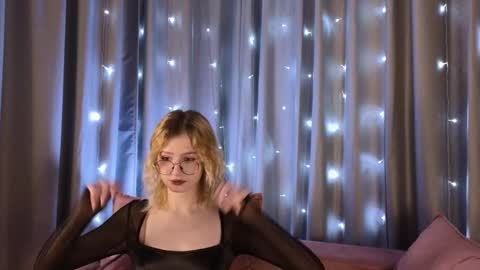 jenny_bunny_ online show from December 8, 1:24 am