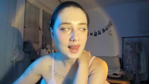 Jennifer Jenny Darling   online show from September 24, 6:33 pm