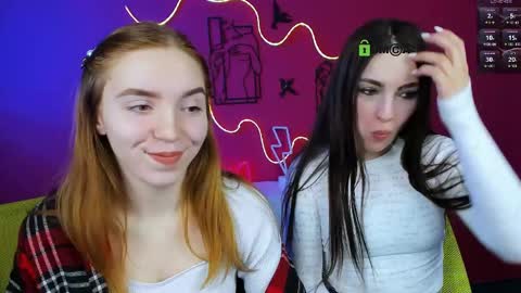 Snapshot of jenny_donne chatting on April 8, 5:29 am jenny_donne online show from April 8, 5:29 am