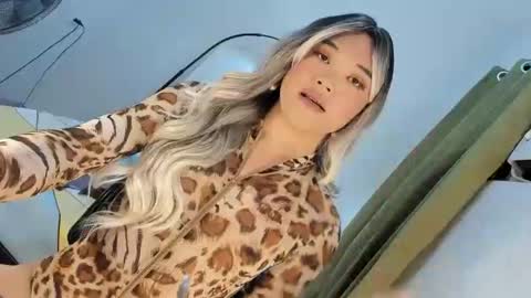 J E N N Y online show from September 22, 1:13 pm