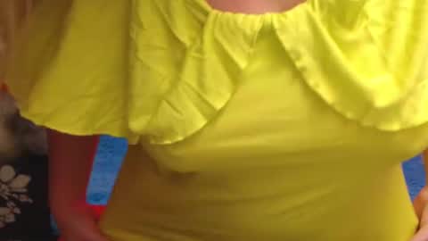 Snapshot of jenny_oliviawow chatting on November 27, 2:30 pm All the most interesting in private. my room for my smile online show from November 27, 2:30 pm