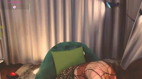 jennyfer_me online show from April 1, 1:41 pm