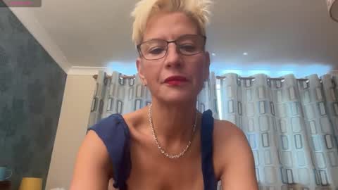Snapshot of jennyhazel69 chatting on October 19, 8:37 am JennyHazel online show from October 19, 8:37 am