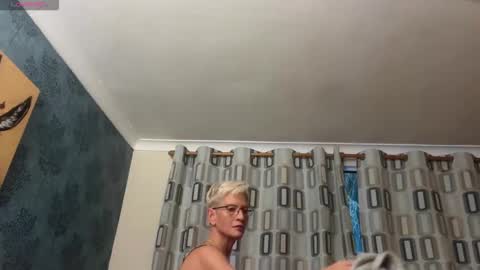 Snapshot of jennyhazel69 chatting on October 28, 4:53 pm JennyHazel online show from October 28, 4:53 pm