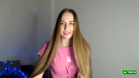 Snapshot of jennyjansen chatting on November 11, 1:22 pm The Flower Power Models online show from November 11, 1:22 pm