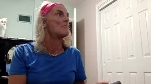 Snapshot of jennywomacks chatting on July 1, 1:51 am jennywomacks online show from July 1, 1:51 am
