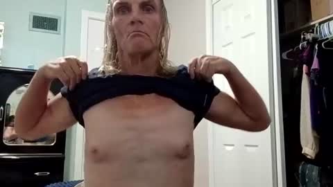 Snapshot of jennywomacks chatting on July 14, 12:46 am jennywomacks online show from July 14, 12:46 am