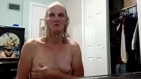 Snapshot of jennywomacks chatting on July 15, 5:02 am jennywomacks online show from July 15, 5:02 am