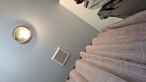 Lous online show from February 26, 7:51 am