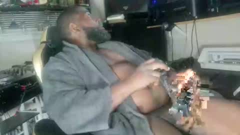 Snapshot of jeremiah0827 chatting on March 25, 2:17 am jeremiah0827 online show from March 25, 2:17 am