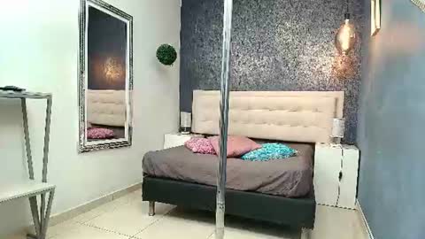   online show from June 24, 3:38 am