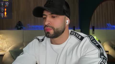 Snapshot of jeremy_harden chatting on February 3, 9:42 pm Jeremy online show from February 3, 9:42 pm