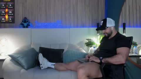 Snapshot of jeremy_harden chatting on February 11, 10:59 pm Jeremy online show from February 11, 10:59 pm