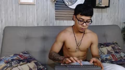 Snapshot of jeremy_wallker chatting on February 5, 7:40 pm Jeremy online show from February 5, 7:40 pm