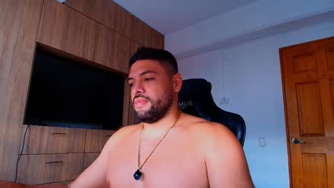 Snapshot of jerome3773 chatting on November 25, 9:37 pm jerome3773 online show from November 25, 9:37 pm