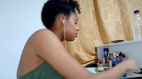 Bella online show from March 1, 10:01 pm