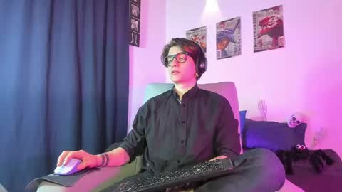 Angelo online show from October 22, 2:01 am