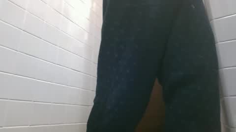 Snapshot of jerzboi13 chatting on February 11, 2:14 am jerzboi13 online show from February 11, 2:14 am