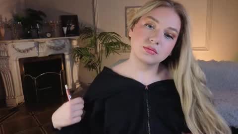 jes_solar online show from November 22, 9:36 pm